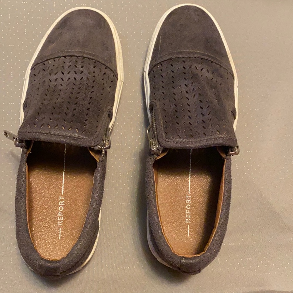 Report shoes size 7